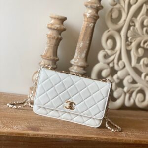 High Quality Replica Chanel Wallet Best On Chain White Ap1450