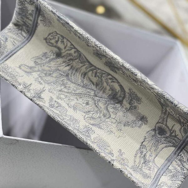 653330e7b60f2.jpg 653330e7b60f2.jpg