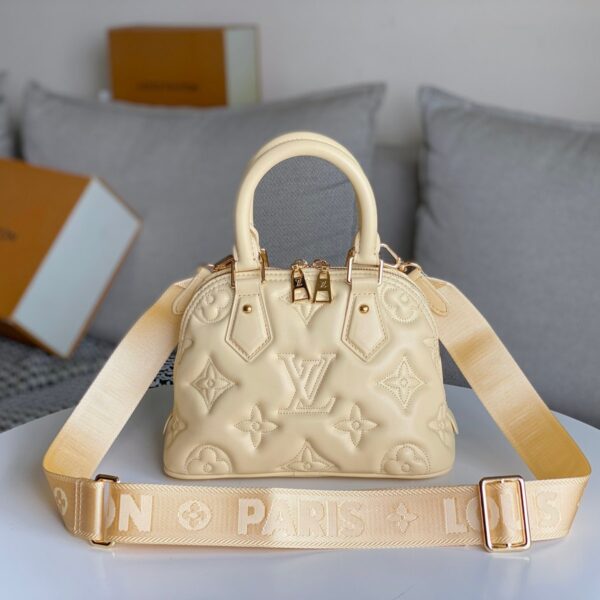 Replica-Louis-Vuitton-Alma-BB-Bag-Banana-Yellow-LV-M59821-2.jpg Replica-Louis-Vuitton-Alma-BB-Bag-Banana-Yellow-LV-M59821-2.jpg