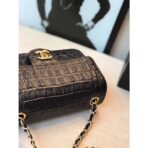chanel-alligator-flap-classic-bag-1116-7.jpg
