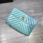 chanel-chevron-lambskin-20cm-classic-flap-bag-1116-5.jpg