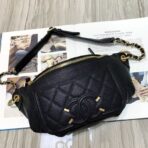 chanel-quilted-caviar-clafskin-waist-bag-s0929-4.jpg
