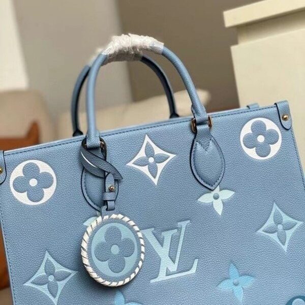 m45718-3.jpg m45718-3.jpg