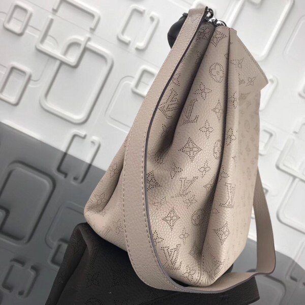 m50032-2.jpg m50032-2.jpg