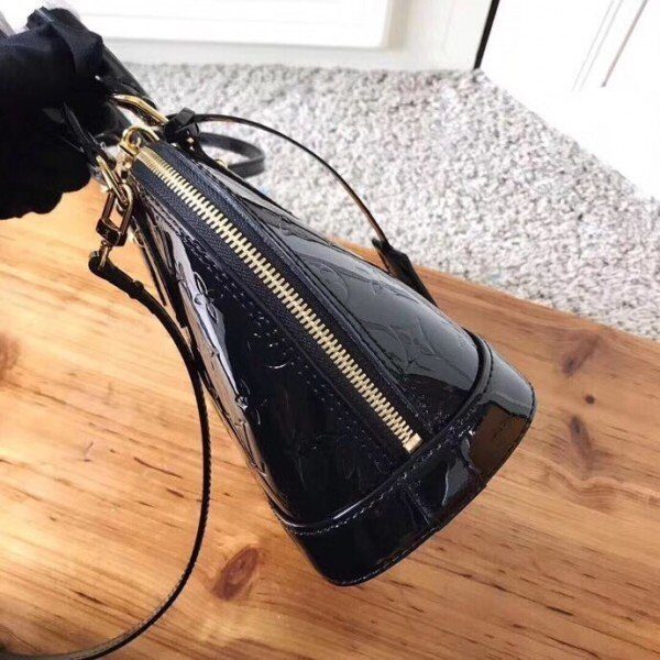 m50418-2.jpg m50418-2.jpg