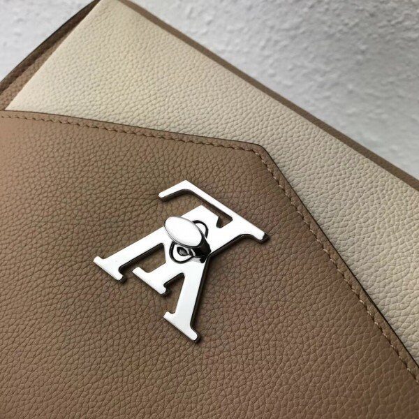 m51424-3.jpg m51424-3.jpg