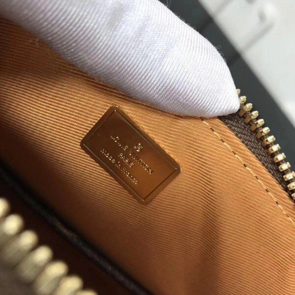 m51904-7.jpg m51904-7.jpg