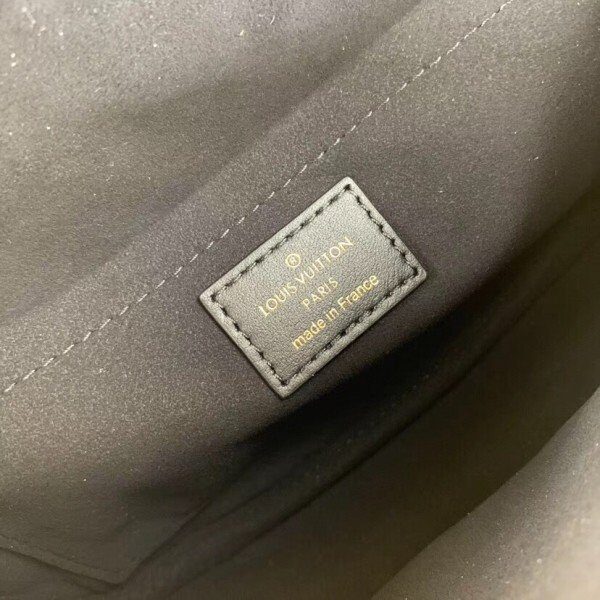 m53682-6.jpg m53682-6.jpg