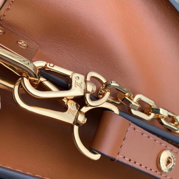 m53868-4.jpg m53868-4.jpg