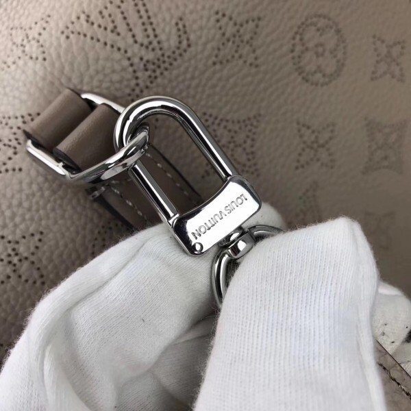 m54672-4.jpg m54672-4.jpg