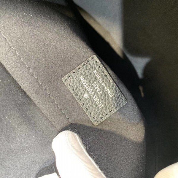 m55848-8.jpg m55848-8.jpg