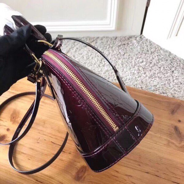 m91678-2.jpg m91678-2.jpg