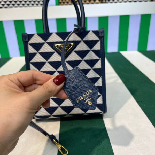 6532515e9a341.jpg 6532515e9a341.jpg