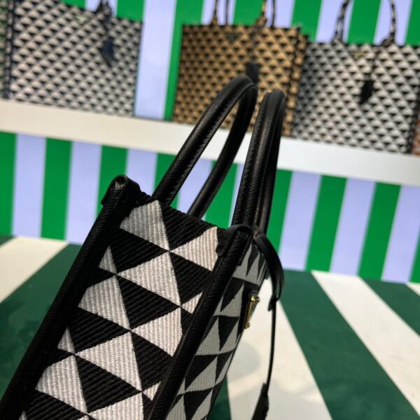 6532518aaa979.jpg 6532518aaa979.jpg