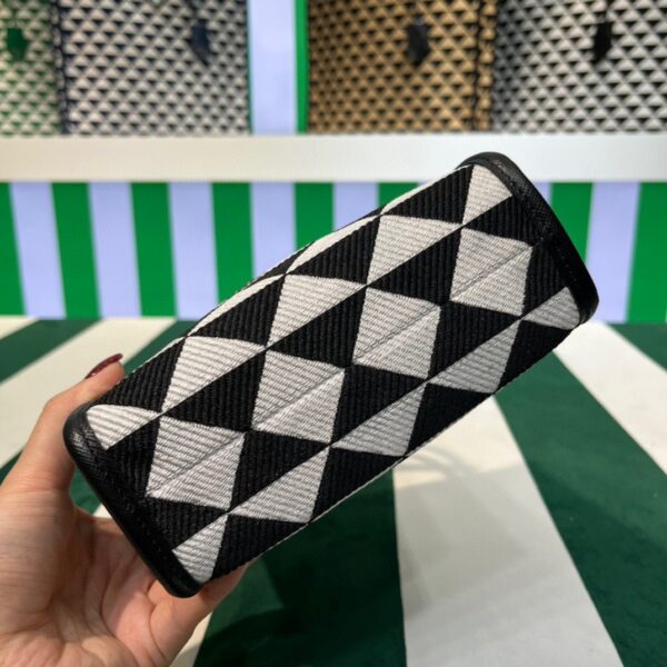 6532518c1af51.jpg 6532518c1af51.jpg