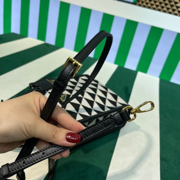 65325190b150e.jpg 65325190b150e.jpg