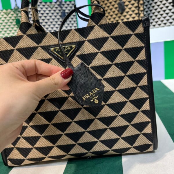 653251a69aa98.jpg 653251a69aa98.jpg