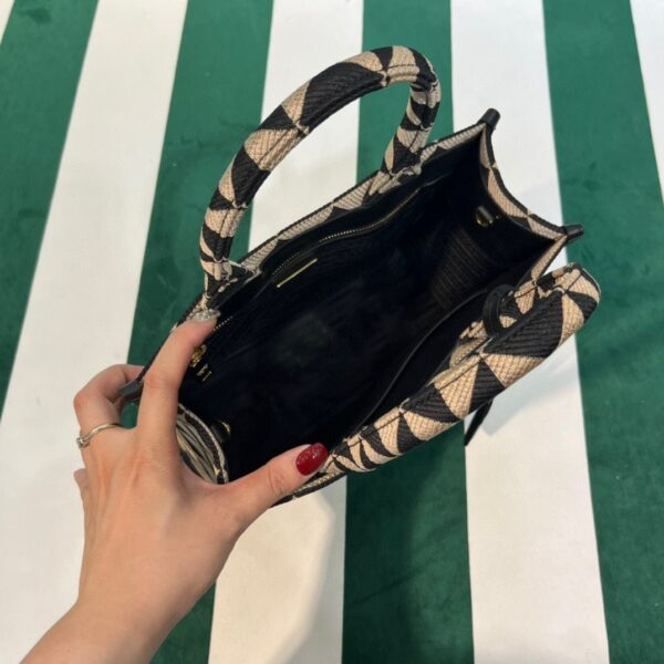 653251aa01cf7.jpg 653251aa01cf7.jpg