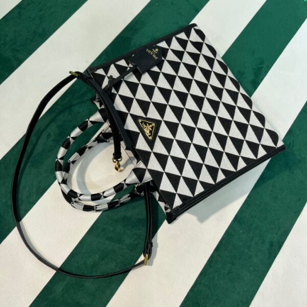 653251d812144.jpg 653251d812144.jpg