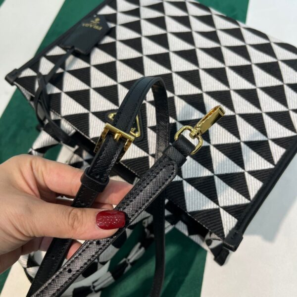 653251d925819.jpg 653251d925819.jpg