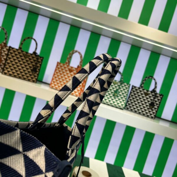 653252059d252.jpg 653252059d252.jpg